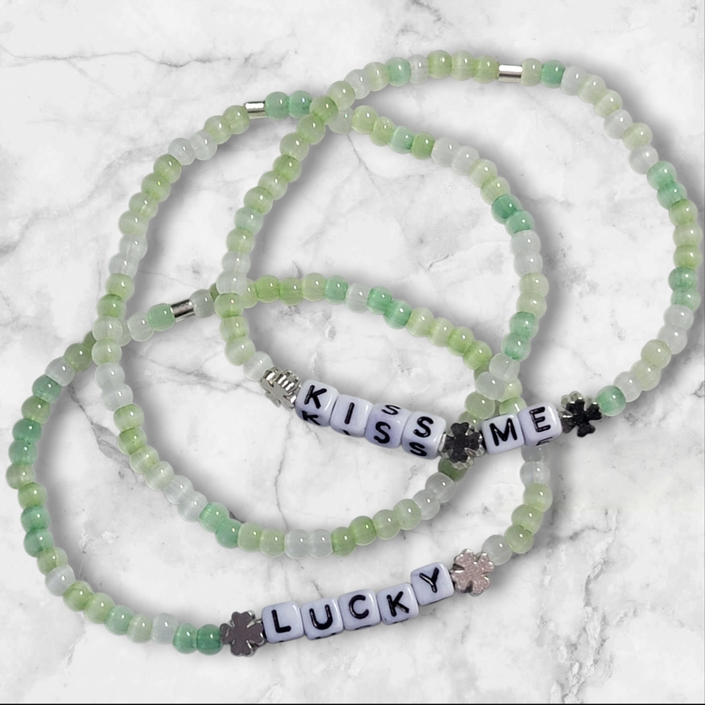 Kids Beaded Stretch Bracelet Set - Green 'KISS ME' & 'LUCKY'